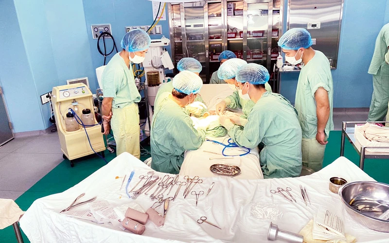 Đội ngũ y tế mong muốn đủ điều kiện để phục vụ nhân dân tốt nhất.