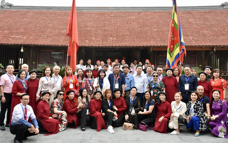 Đoàn kiều bào về dự Giỗ Tổ Hùng Vương năm 2023.