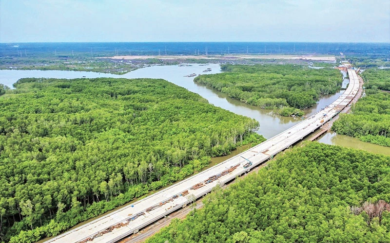 VEC phấn đấu thông xe toàn bộ dự án đường cao tốc Bến Lức-Long Thành vào quý III năm 2025.