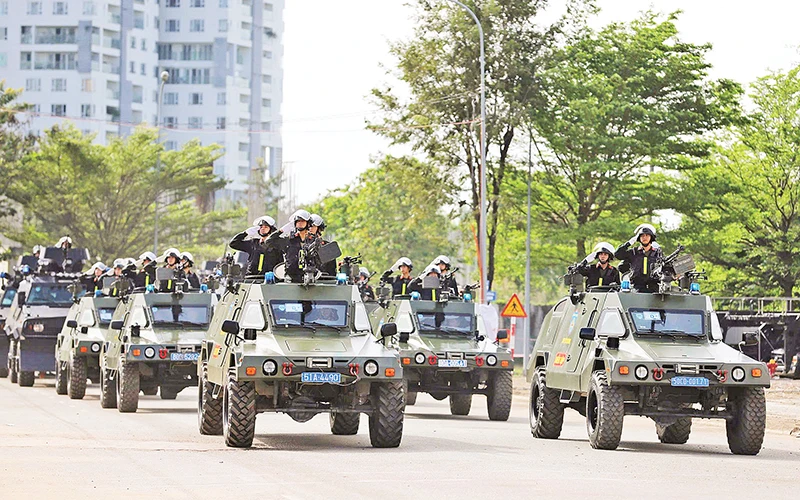 Lực lượng Công an Thành phố Hồ Chí Minh luôn nỗ lực vì sự bình yên, an toàn của nhân dân.