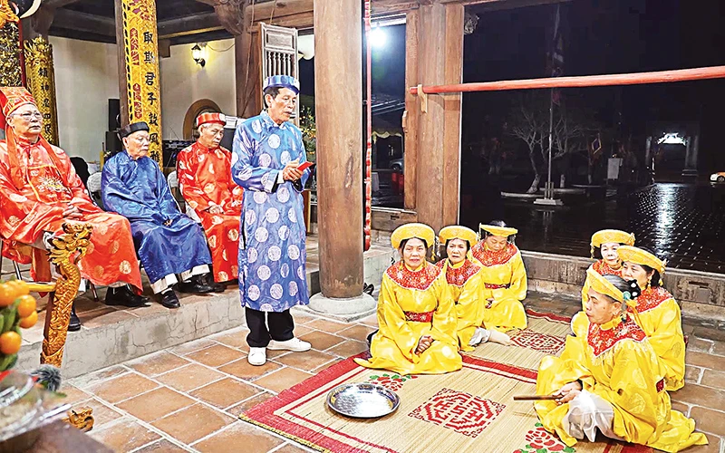 Hát nhà tơ - hát, múa cửa đình luôn gắn liền với quá trình hình thành và phát triển của cư dân các làng xã ven biển của huyện Đầm Hà nói riêng và tỉnh Quảng Ninh nói chung.