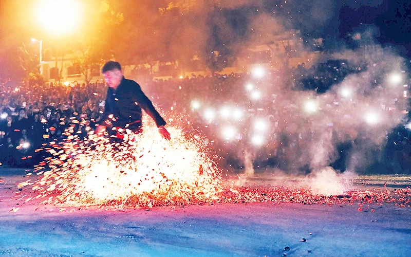 Lễ hội nhảy lửa ở cao nguyên trắng Bắc Hà