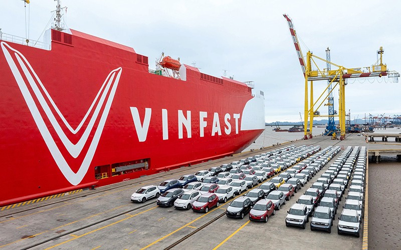 A batch of VinFast electric cars exported to Indonesia at Mipec port, Hai Phong city. (Photo: TAM VO)