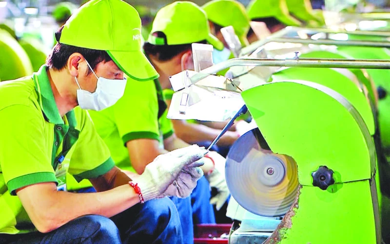 Hơn 95% lao động tại Công ty cổ phần Kềm Nghĩa đã trở lại làm việc.