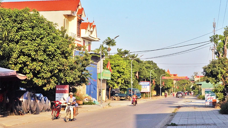 Đường nông thôn mới tại xã Chuyên Ngoại, thị xã Duy Tiên, tỉnh Hà Nam.