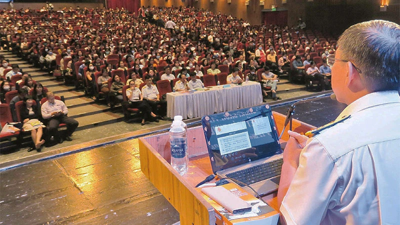 Hội nghị tập huấn một số lưu ý chính sách thuế, hóa đơn điện tử và quyết toán thuế năm 2023.