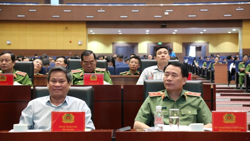 Các đại biểu dự hội nghị.