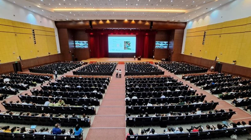 Toàn cảnh hội nghị.