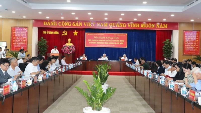 Toàn cảnh buổi tọa đàm.