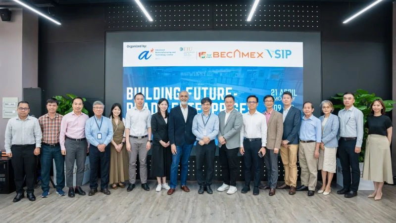 Các đại biểu dự hội thảo.