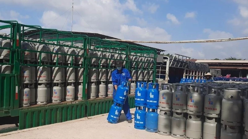 Giá gas bán lẻ đắt đỏ hơn do giá gas nhập khẩu tăng giá mạnh.