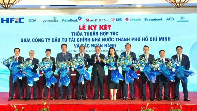 Các đại biểu tham gia Lễ ký kết thỏa thuận hợp tác giữa Ngân hàng ACB và HFIC.