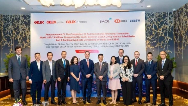Các bên tham gia Lễ công bố hoàn tất giao dịch bảo lãnh khoản vay không ràng buộc trị giá 79 triệu USD cho GELEX.