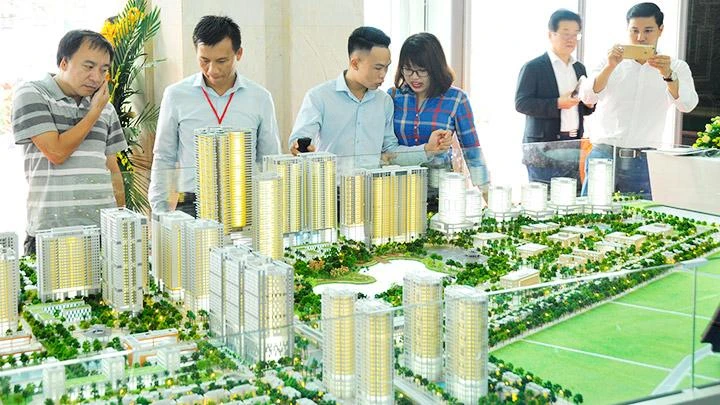 Trong tháng 7 thị trường chỉ ghi nhận một đợt phát hành trái phiếu từ một công ty bất động sản. Ảnh: NGUYỆT ANH