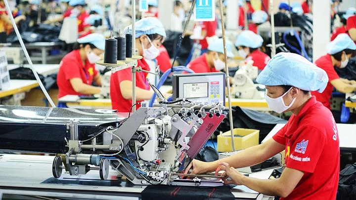 Tổng công ty May 10 là một trong những doanh nghiệp tích cực áp dụng các mô hình xanh vào sản xuất. Ảnh: KHẮC KIÊN
