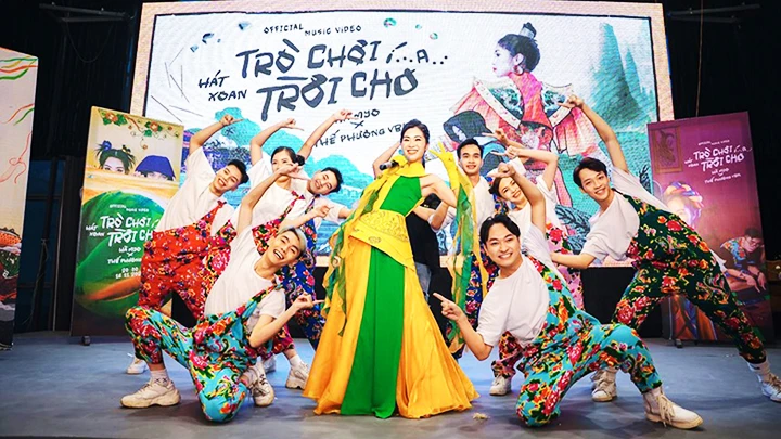 Một màn trình diễn của ca sĩ Hà Myo. Ảnh tư liệu