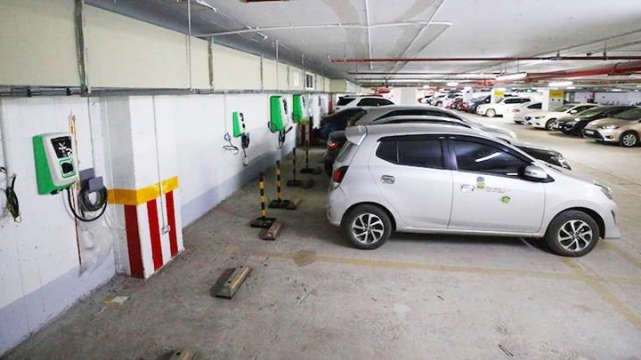 Hệ thống sạc tiêu chuẩn châu Âu được lắp đặt tại một chung cư trên địa bàn Hà Nội.