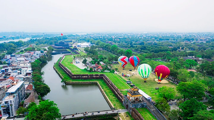Huế, nhìn từ khinh khí cầu