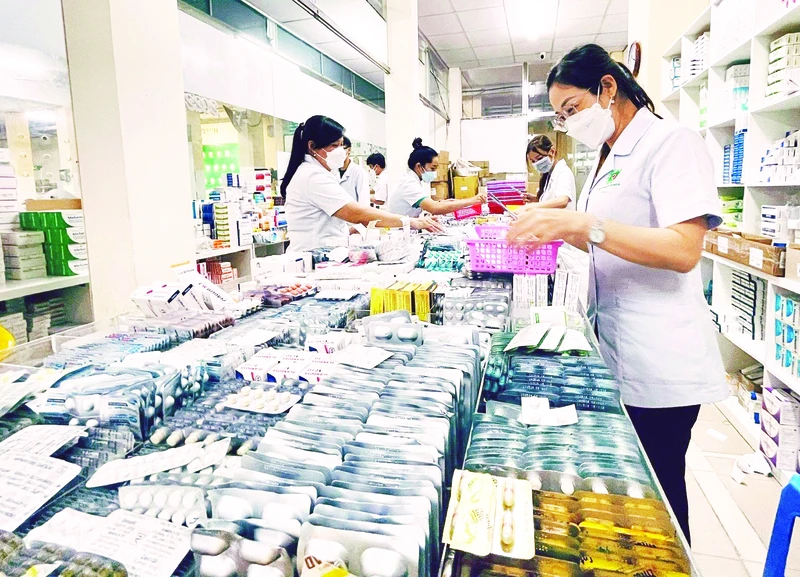 Đề xuất thành lập kho dự trữ các thuốc hiếm để điều trị kịp thời cho người bệnh. Ảnh: BẠCH MAI