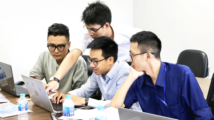 Chương trình đào tạo về công nghệ, mô hình, phương án xây dựng kế hoạch chuyển đổi IPv6 và vận hành, quản lý hệ thống DNS. Ảnh: VNNIC