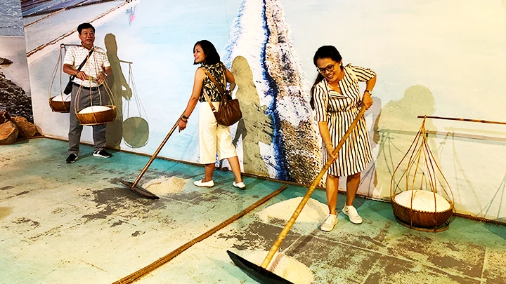 Đi tìm ký ức về Làng Chài Xưa