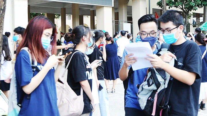 Thí sinh tham dự kỳ thi tốt nghiệp THPT. Ảnh: NGUYỆT ANH