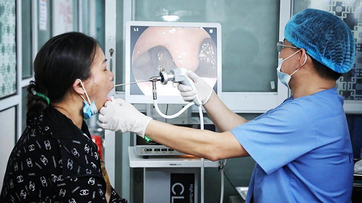 Tham gia BHXH, người lao động được hưởng quyền lợi khám, chữa bệnh bằng thẻ BHYT. 