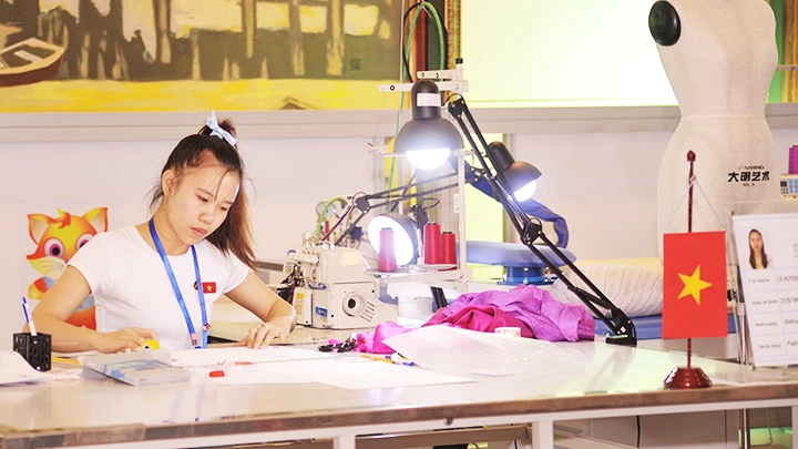 Học sinh xuất sắc tham gia cuộc thi tay nghề ASEAN. Ảnh: BẮC SƠN
