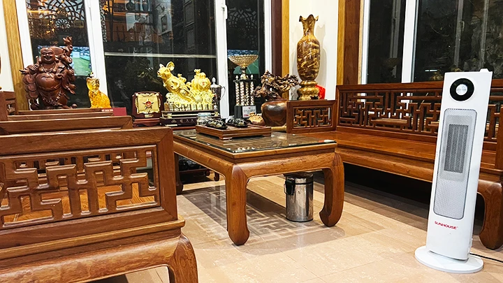 Thiết bị đèn sưởi halogen được nhiều khách hàng sử dụng.
