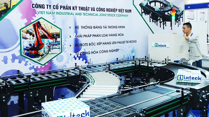 Dây chuyền tự động của Công ty cổ phần Công nghệ và Đầu tư INTECH. Ảnh: BẮC SƠN