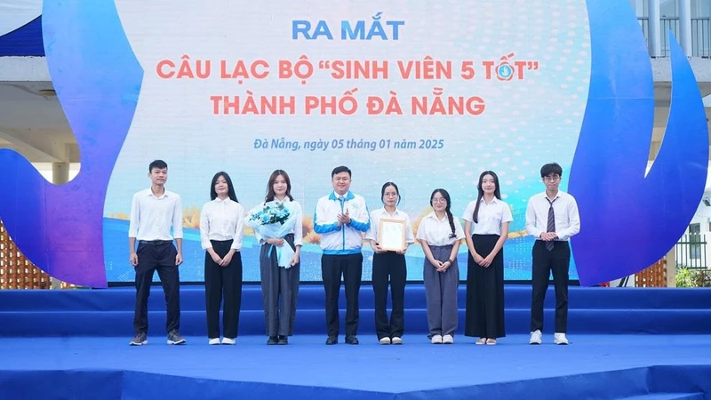 Chương trình “Ngày hội Sfest- Kết nối Sinh viên Đà Nẵng” năm 2025