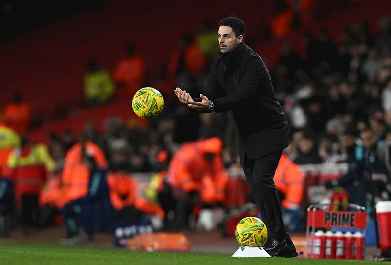 Arteta đang đối mặt với nhiều áp lực từ thành tích kém cỏi của đội bóng.