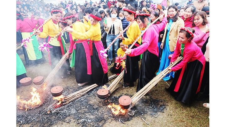 Ngày thơ Việt Nam 2024 do Hội Nhà văn Việt Nam tổ chức tại Hoàng thành Thăng Long. Ảnh tư liệu