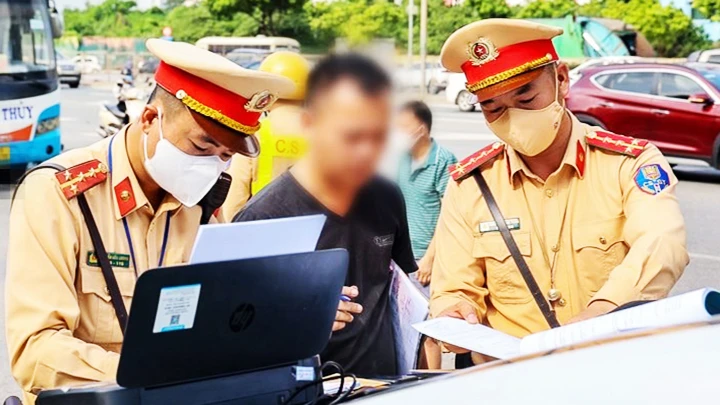 Vi phạm giao thông ở Hà Nội giảm mạnh