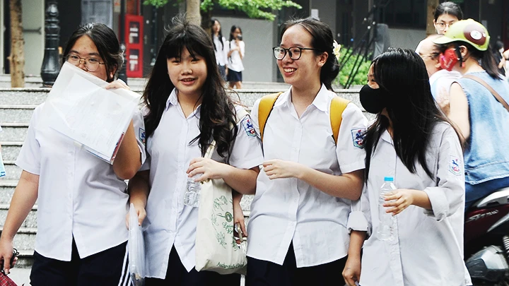 Thí sinh tham dự kỳ thi vào lớp 10 năm 2024. Ảnh: SONG ANH