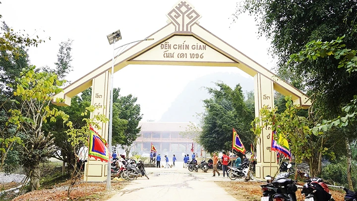 Về đền Chín Gian kết nối xưa-nay