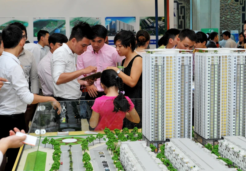 Doanh nghiệp trong lĩnh vực bất động sản, xây dựng có hệ số nợ cao khó có thể được phát hành trái phiếu. Ảnh: NAM ANH
