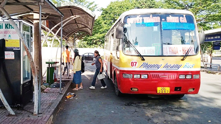 Một số doanh nghiệp vận tải hành khách công cộng bằng xe bus tỉnh Thái Nguyên đang gặp khó trong quá trình chuyển đổi.