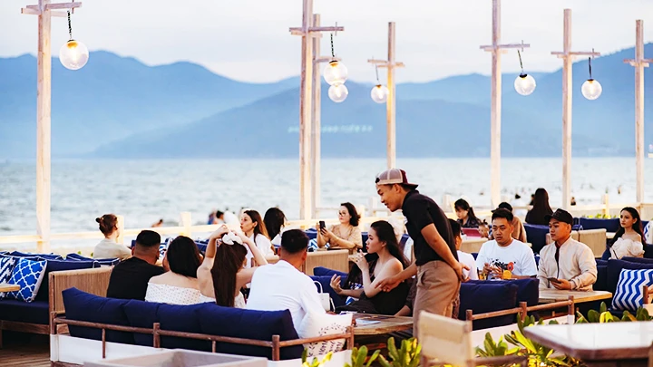 Một số không gian giải trí ở Bình Định được đầu tư hiện đại nhằm mang đến sự tiện lợi cho du khách.