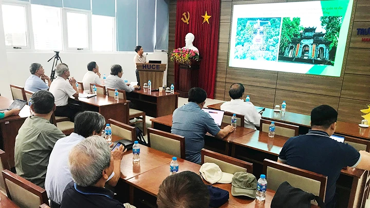 Tiếp tục bàn việc làm sạch các dòng sông kết hợp với phát triển du lịch văn hóa tại các di tích, danh thắng trên các địa bàn sông chảy qua.