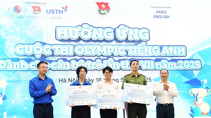 Cuộc thi Olympic tiếng Anh dành cho cán bộ trẻ 