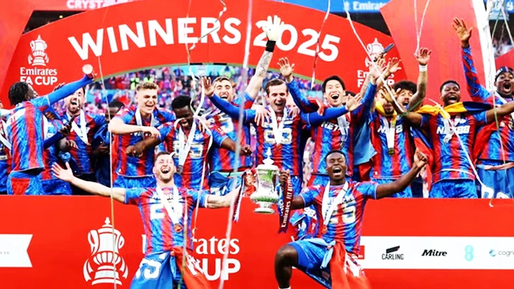 "Cánh chim lạ" Crystal Palace làm nên lịch sử khi đánh bại Man City để giành danh hiệu lớn đầu tiên trong lịch sử 120 năm của CLB.