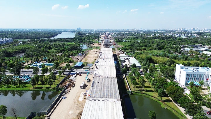 Đường vành đai 3 qua Thành phố Hồ Chí Minh. 