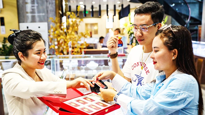 Hình thành sàn giao dịch vàng, người dân sẽ được tự do giao dịch, mua bán vàng. Ảnh: N.DŨNG
