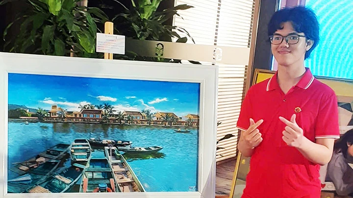 Lại Thanh Quang câm điếc, giành Giải nhất.