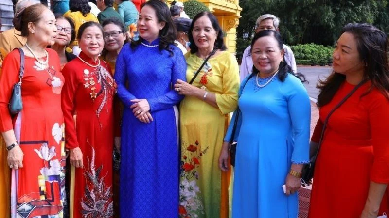 Phó Chủ tịch nước Võ Thị Ánh Xuân gặp mặt các đại biểu người có công với cách mạng tỉnh Bình Định.