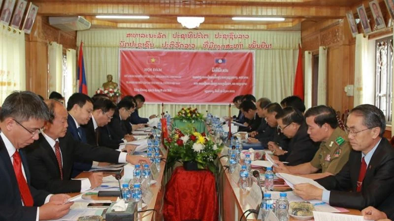 Hội đàm giữa Đoàn đại biểu cấp cao hai tỉnh Sơn La và Xieng Khouang.