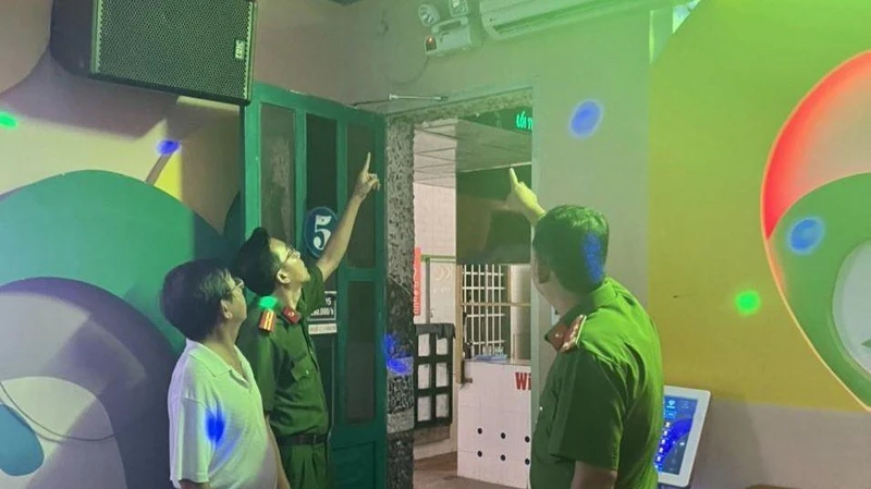Công an các địa phương của tỉnh Bình Dương kiểm tra an toàn phòng cháy, chữa cháy và cứu hộ cứu nạn tại cơ sở kinh doanh karaoke, quán bar…