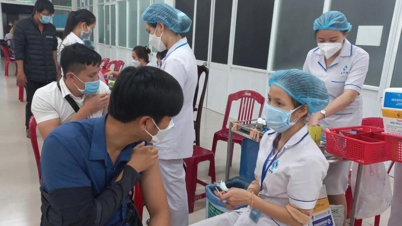 Tỷ lệ tiêm vaccine phòng Covid-19 hiện vẫn chưa đáp ứng yêu cầu.