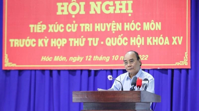Chủ tịch nước Nguyễn Xuân Phúc phát biểu tại Hội nghị tiếp xúc cử tri huyện Hóc Môn.